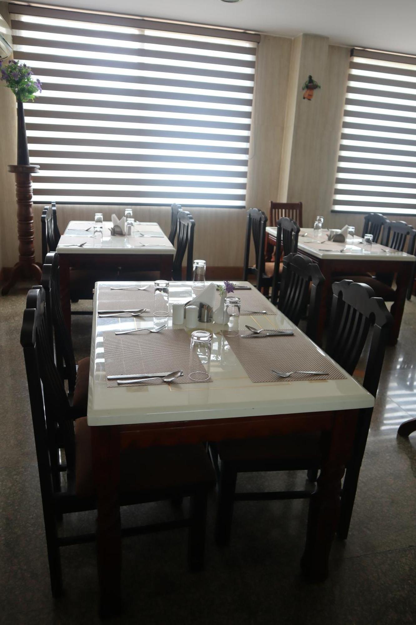 Hotel Presidency Kempegowda International Airport Bangalore Esterno foto