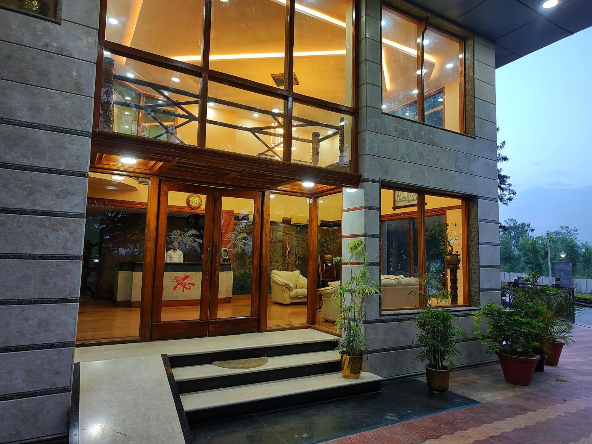 Hotel Presidency Kempegowda International Airport Bangalore Esterno foto